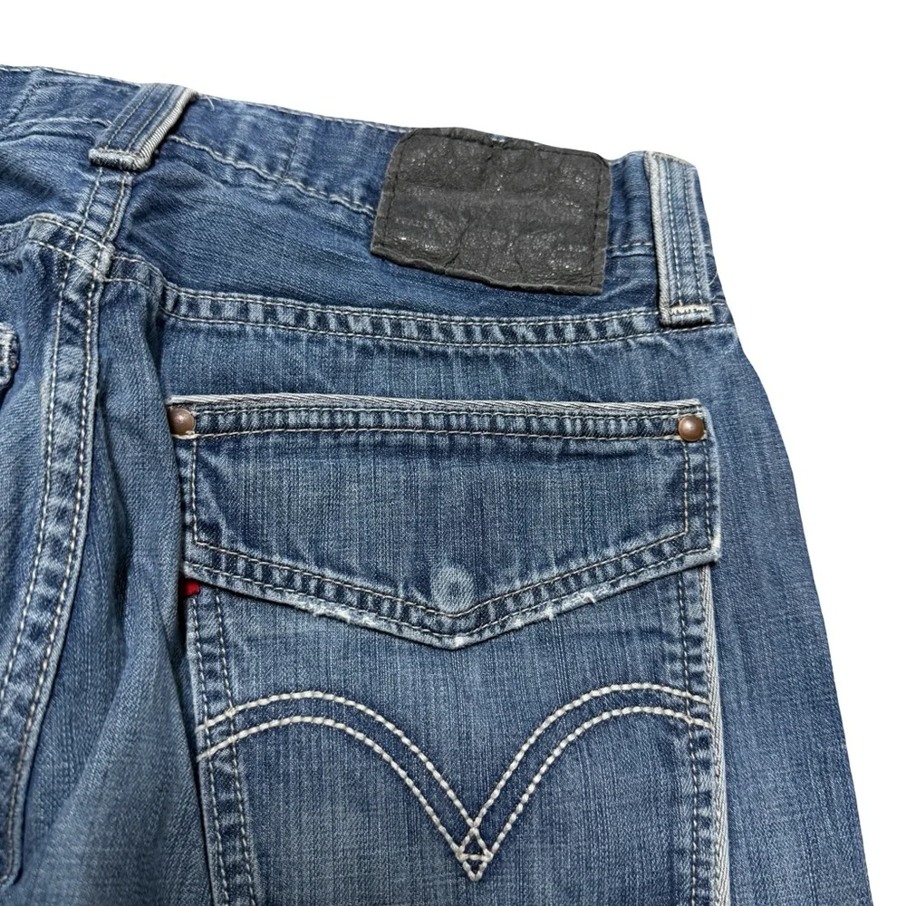 Levis leg opening